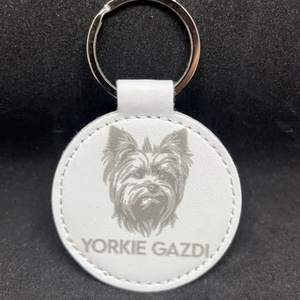 Yorkie gazdis kulcstartó, Táska & Tok, Kulcstartó & Táskadísz, Kulcstartó, Gravírozás, pirográfia, MESKA