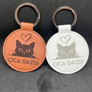 Cica gazdi bőr kulcstartó - táska & tok - kulcstartó & táskadísz - kulcstartó - Meska.hu