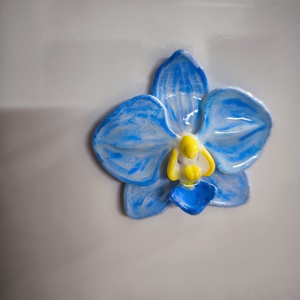 Kék orhidea hűtőmágnes, Otthon & Életmód, Konyhafelszerelés, tálalás, Konyhai dekoráció, Hűtőmágnes, Festészet, MESKA