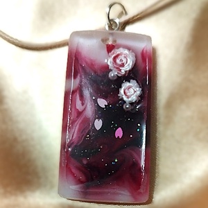 Több színű női medál rózsákkal, Ékszer, Nyaklánc, Medál, Mindenmás, MESKA