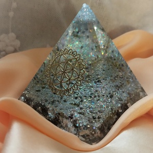 Orgonit piramis , Otthon & Életmód, Dekoráció, Asztal és polc dekoráció, Asztaldísz, Mindenmás, MESKA