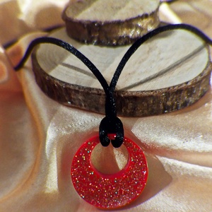 Piros női medálok - ékszer - nyaklánc - medál - Meska.hu