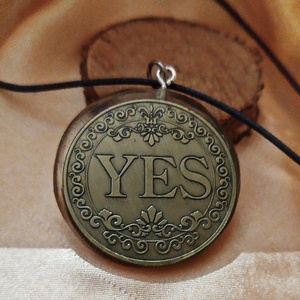 Fém érme gyantába öntve uniszex medál - ékszer - nyaklánc - medál - Meska.hu