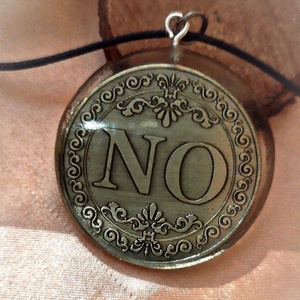 Fém érme gyantába öntve uniszex medál - ékszer - nyaklánc - medál - Meska.hu