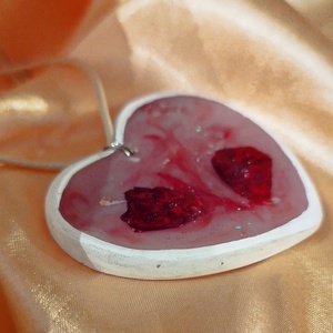 Nagy méretű szív alakú női medál szárított virágszirommal - ékszer - nyaklánc - medál - Meska.hu