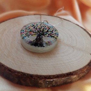 Gyöngyház alapra festett fa mintával női medál - ékszer - nyaklánc - medál - Meska.hu