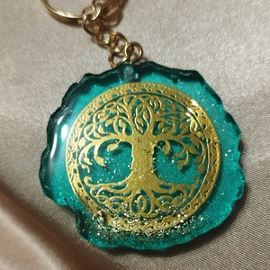 Kulcstartó életfával, Táska & Tok, Kulcstartó & Táskadísz, Kulcstartó, Mindenmás, Ékszerkészítés, Kulcstartó áttetsző zöld alapon arany életfa szimbólummal , MESKA