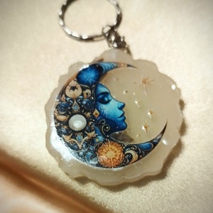 Női kulcstartó, Táska & Tok, Kulcstartó & Táskadísz, Kulcstartó, , Kulcstartó krém színű alappal hold és nap spirituális szimbólummal, MESKA