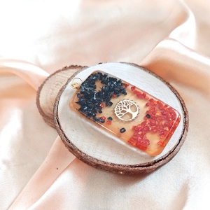 Női medál zúzott üveggel és életfával - táska & tok - kulcstartó & táskadísz - kulcstartó - Meska.hu