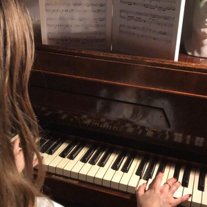 P R E M I U M   Egyedi romantikus zongoradarab (2�A4-es szárnykeretes díszkottával, QR-kódos videómontázzsal, audióval) - otthon & életmód - dekoráció - asztal és polc dekoráció - zenedoboz - Meska.hu