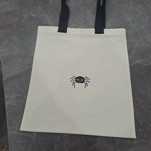 Hímzett vászontáska - táska & tok - bevásárlás & shopper táska - shopper, textiltáska, szatyor - Meska.hu