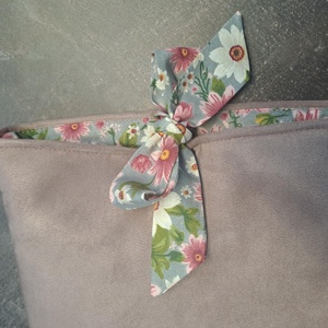 Megkötős könyvkabát - könyv & zene - könyvtok - Meska.hu Megkötős könyvkabát - könyv & zene - könyvtok - Meska.hu