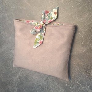 Megkötős könyvkabát - könyv & zene - könyvtok - Meska.hu Megkötős könyvkabát - könyv & zene - könyvtok - Meska.hu