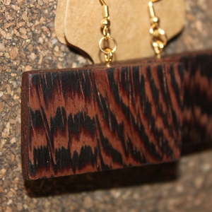 Wenge fa kézműves fülbevaló - ékszer - fülbevaló - lógó fülbevaló - Meska.hu