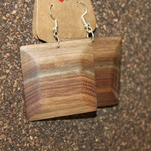 Fekete dió kézműves fülbevaló - ékszer - fülbevaló - lógó fülbevaló - Meska.hu Fekete dió kézműves fülbevaló - ékszer - fülbevaló - lógó fülbevaló - Meska.hu