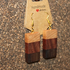 Mahagóni, csíkos mintájú fa kézműves fülbevaló - ékszer - fülbevaló - lógó fülbevaló - Meska.hu
