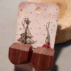 Fekete dió kézműves karácsonyi fülbevaló - ékszer - fülbevaló - lógó fülbevaló - Meska.hu