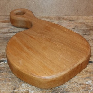 Egyedi formájú körte vágódeszka, alátét - otthon & életmód - konyhafelszerelés, tálalás - sütés, főzés - vágódeszka - Meska.hu