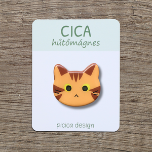 Cica hűtőmágnes - Barna cirmos Kancsal, Otthon & Életmód, Konyhafelszerelés, tálalás, Konyhai dekoráció, Hűtőmágnes, Gyurma, Festett tárgyak, MESKA