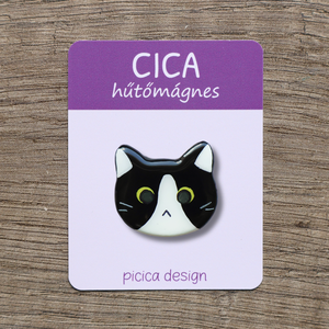 Cica hűtőmágnes - Fekete tuxedo Kancsal, Otthon & Életmód, Konyhafelszerelés, tálalás, Konyhai dekoráció, Hűtőmágnes, Gyurma, Festett tárgyak, MESKA