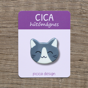 Cica hűtőmágnes - Szürke tuxedo Vidám, Otthon & Életmód, Konyhafelszerelés, tálalás, Konyhai dekoráció, Hűtőmágnes, Gyurma, Festett tárgyak, MESKA