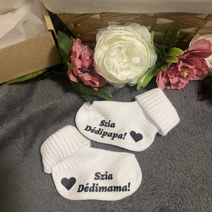 Baba bejelentő zokni - egyedi felirattal, apukának, nagyszülőknek, rokonoknak, barátoknak - játék & sport - babalátogató ajándékcsomag - Meska.hu