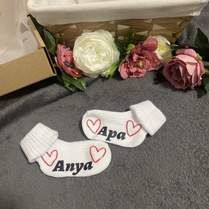 Baba bejelentő zokni - egyedi felirattal, apukának, nagyszülőknek, rokonoknak, barátoknak - játék & sport - babalátogató ajándékcsomag - Meska.hu