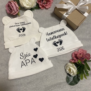 Baba bejelentő sapka- egyedi felirattal, apukának, nagyszülőknek, rokonoknak, barátoknak, Játék & Sport, Babalátogató ajándékcsomag, Fotó, grafika, rajz, illusztráció, Patchwork, foltvarrás, MESKA