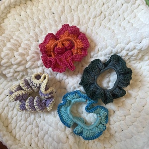 Horgolt scrunchie - ruha & divat - hajdísz & hajcsat - hajgumi - Meska.hu