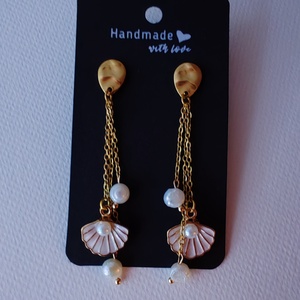 Elegáns kagylós fülbevaló arany színű akasztóval - ékszer - fülbevaló - lógó fülbevaló - Meska.hu