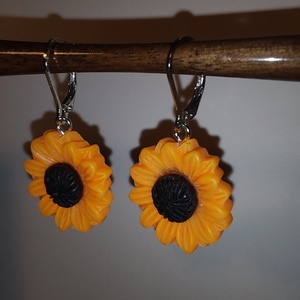 Napraforgó fülbevaló ezüst színű akasztóval - ékszer - fülbevaló - lógó fülbevaló - Meska.hu