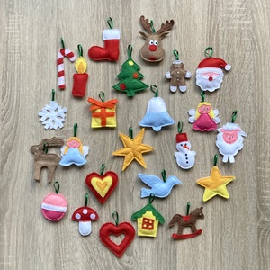 Fenyőfa 24 db különböző dísszel. - karácsony - adventi díszek - adventi ablakdekoráció - Meska.hu