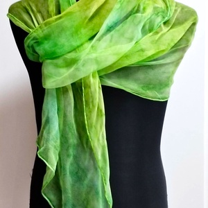 Chiffon sál, zöld árnyalatokkal, batik technikával - ruha & divat - sál, sapka, kendő - stóla - Meska.hu