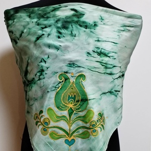 Palóc szűrminta ihlette, de színeiben újragondolt, kézzel festett hernyóselyem kendő - ruha & divat - sál, sapka, kendő - vállkendő - Meska.hu