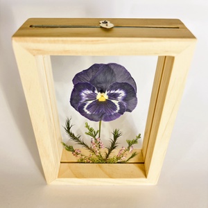 Nagyfejű lila-fehér cirmos árvácska lebegő natúr fa keretben 10.6 x 15 x 4.1 cm - otthon & életmód - dekoráció - kép & falikép - képkeret - Meska.hu
