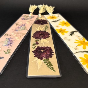 2# Préselt virágos laminált könyvjelző 3 db-os csomagban 20 cm x 4 cm  - otthon & életmód - dekoráció - kép & falikép - üvegkép - Meska.hu