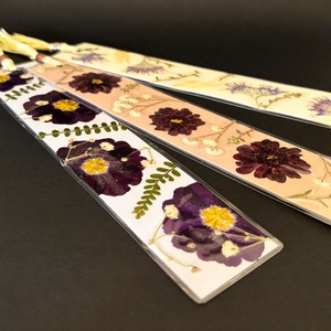 3# Préselt virágos laminált könyvjelző 3 db-os csomagban 20 cm x 4 cm  - otthon & életmód - dekoráció - kép & falikép - üvegkép - Meska.hu