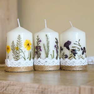 Szárított virágos gyertyák 3 db ajándékcsomag DÍSZDOBOZBAN- Csipkével jutazsinórral díszítve - Meska.hu