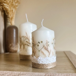 Szárított fátyolvirágos gyertya ajándékcsomag DÍSZDOBOZBAN- Csipkével és jutazsoinórral díszítve - otthon & életmód - gyertya, illat, aroma - gyertya - Meska.hu