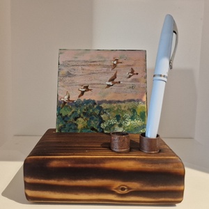 Asztali tolltartó tűzzomác képpel vadludakról, Otthon & Életmód, Tárolás & Rendszerezés, Íróasztali tároló, Tűzzománc, Famegmunkálás, MESKA