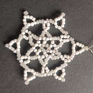 Hópihe gyöngy karácsonyfadísz szett - karácsony - karácsonyi lakásdekoráció - karácsonyfadíszek - Meska.hu Hópihe gyöngy karácsonyfadísz szett - karácsony - karácsonyi lakásdekoráció - karácsonyfadíszek - Meska.hu