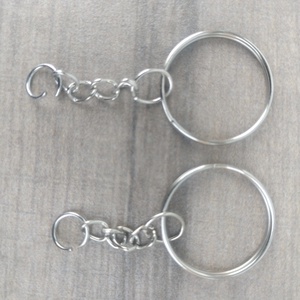 Kulcstartó karika lánccal   - kellékek & szerszámok - csat, karika, zár - Meska.hu