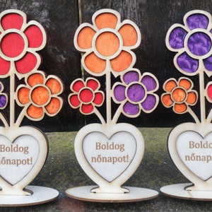 Fa virág gravírozott  Nőnapra egyedi gravírozott Boldog Nőnapot  - otthon & életmód - virágdekoráció - virágdíszek - asztali virágdísz - Meska.hu