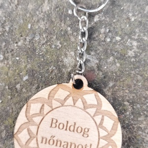 Szív alakú gravírozott fa kulcstartó Nőnapra egyedi gravírozott Boldog Nőnapot , Táska & Tok, Kulcstartó & Táskadísz, Kulcstartó, Gravírozás, pirográfia, Nőnapra szeretettel!

Ajándékozz maradandó,évekig tartó szív alakú fa kulcstartót Nőnapra,mely még ..., MESKA