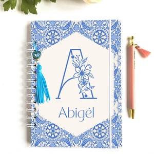 Abigél - Díszített spirálfüzet, egyedi, névre szóló, Otthon & Életmód, Papír, írószer, Jegyzetfüzet & Napló, Fotó, grafika, rajz, illusztráció, Papírművészet, MESKA