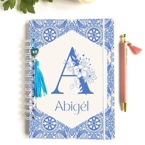Abigél - Díszített spirálfüzet, egyedi, névre szóló, Otthon & Életmód, Papír, írószer, Jegyzetfüzet & Napló, Fotó, grafika, rajz, illusztráció, Papírművészet, MESKA