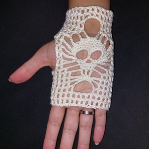 Horgolt Halloweeni csuklódísz / Halálfejes jelmez kiegészítő - otthon & életmód - dekoráció - halloween - halloweeni jelmez és kiegészítők - Meska.hu