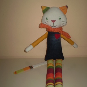 Fázós Galagonya cica -  - Meska.hu