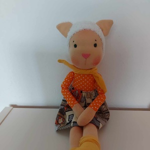 Borostyán, Waldorf -jellegű cicalány - Meska.hu