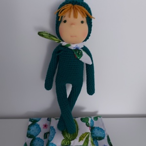 Zöld waldorf fejű baba - játék & sport - plüssállat & játékfigura - ember - Meska.hu